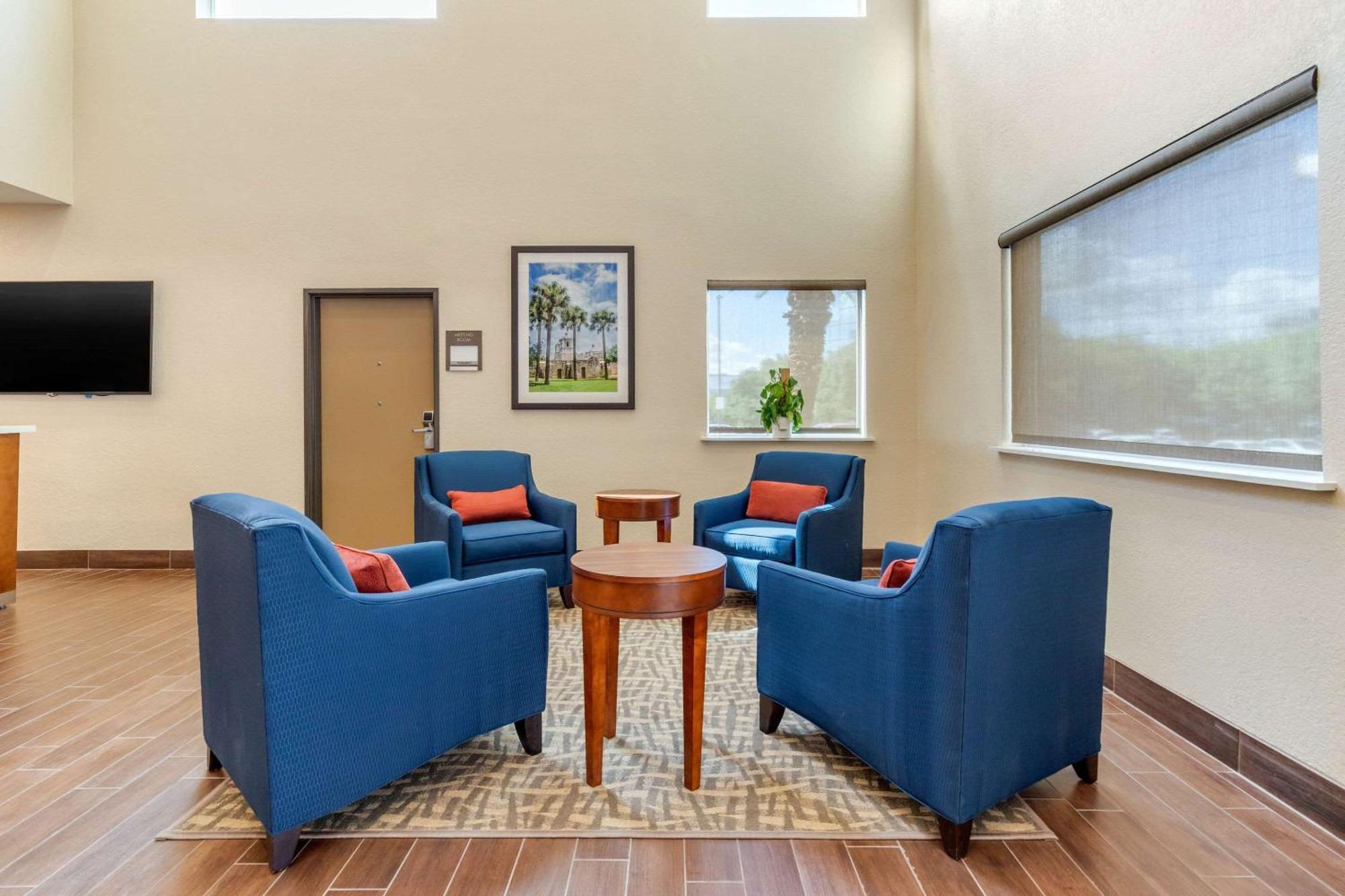 Comfort Suites San Antonio Airport North Exterior foto